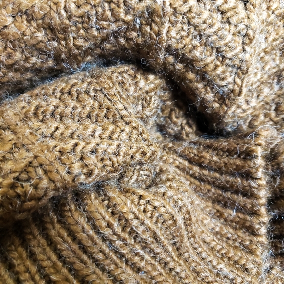 H&M Chunky Knit Chevron Stripe Olive Brown Sweater - Picture 5 of 8